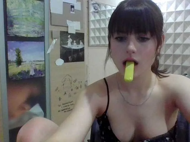 Live sex webcam photo for LittleKatie #241084507