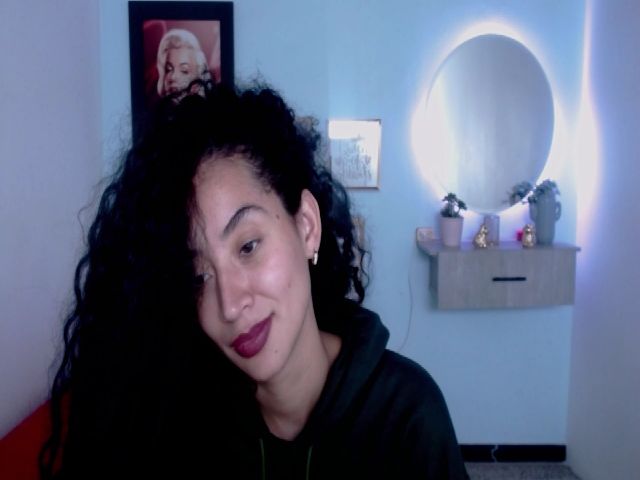 Live sex webcam photo for Jade_lee88 #254710603