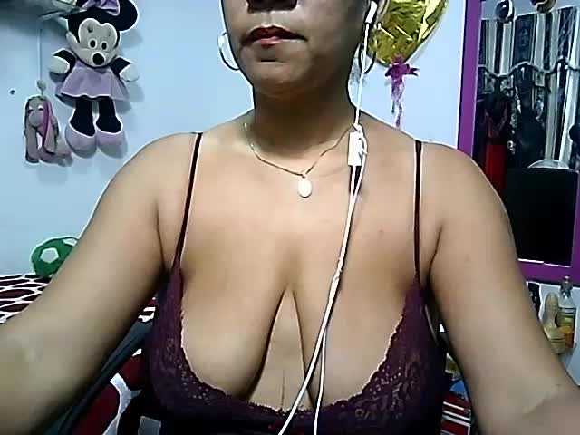 Live sex webcam photo for sarah-hot #240949461