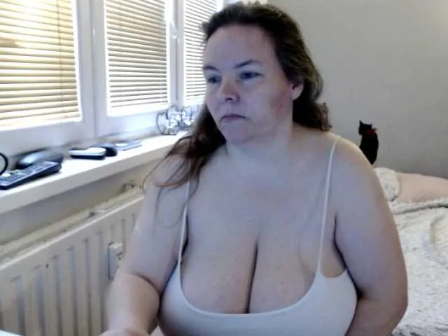 Live sex webcam photo for Bessy123 #241362400