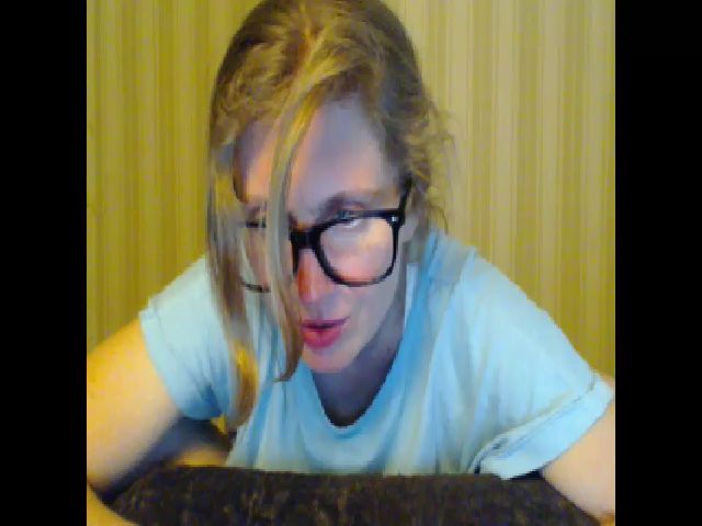 Live sex webcam photo for A_Girlie #253103063