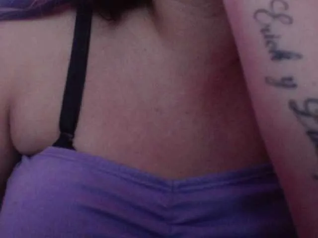 Live sex webcam photo for luzzyhot #249657586