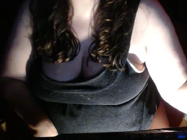 Live sex webcam photo for XMayaxxx #252301253
