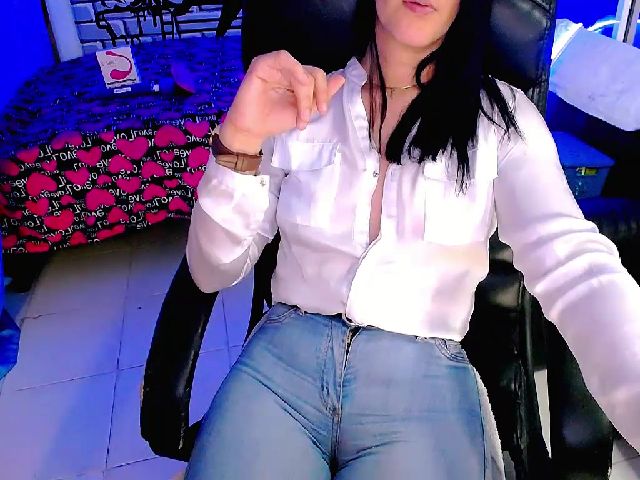 Live sex webcam photo for Sashabreck #287859892