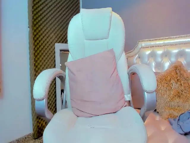 Live sex webcam photo for Emyconner #256227696