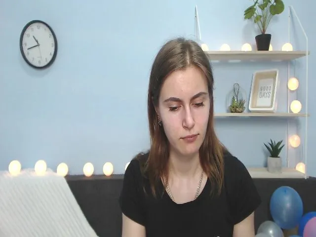 Live sex webcam photo for MollyTravis #252365813