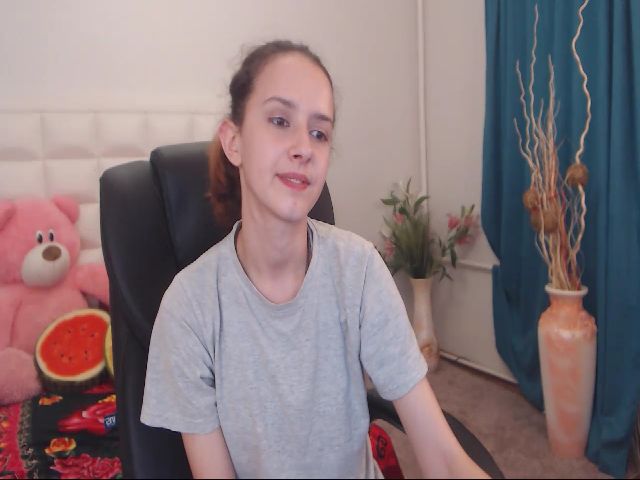 Live sex webcam photo for IrisNichols #265183675