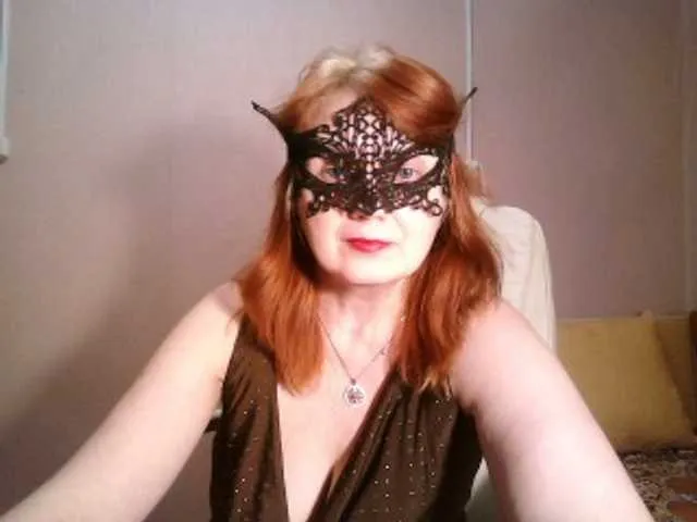 Live sex webcam photo for leeloofire #241392254