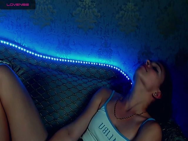 Live sex webcam photo for MariaCharming #262190490