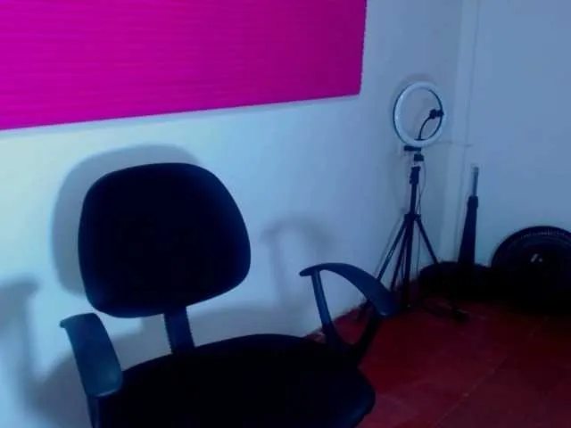 Live sex webcam photo for Themistress #247865738