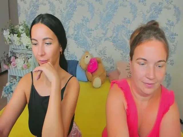 Live sex webcam photo for NikaRysa #261163653