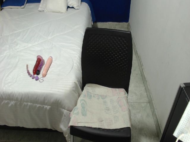 Live sex webcam photo for briannafire #264903198