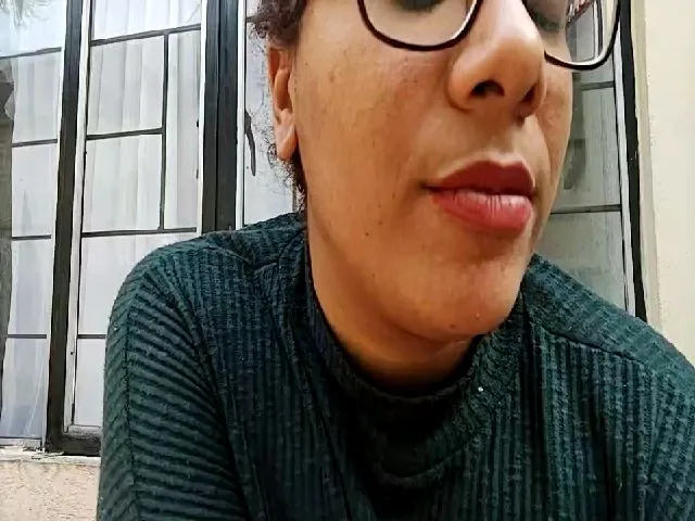 Live sex webcam photo for Mysticbae #255493095