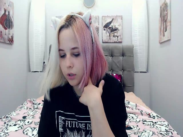 Live sex webcam photo for Helokit #255894082