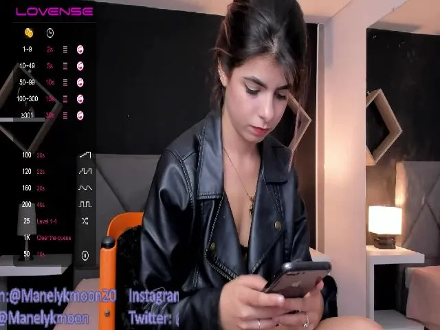 Live sex webcam photo for Manelyk_m #260245309