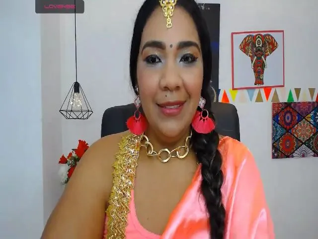 Live sex webcam photo for IndianMama #254501582