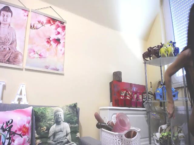 Live sex webcam photo for MiaMaxxx #258594662