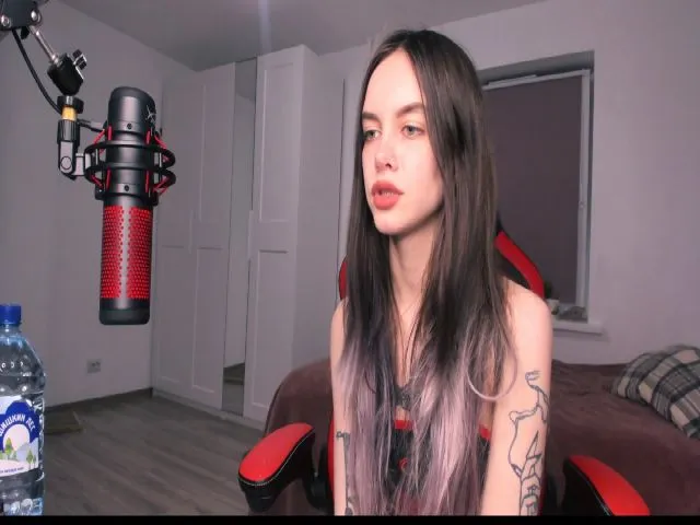 Live sex webcam photo for MyLittlePorno #253935466