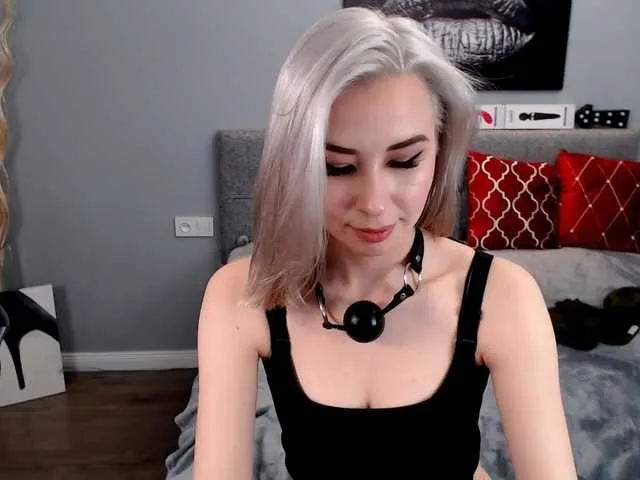 Live sex webcam photo for PrettyKara #241211394