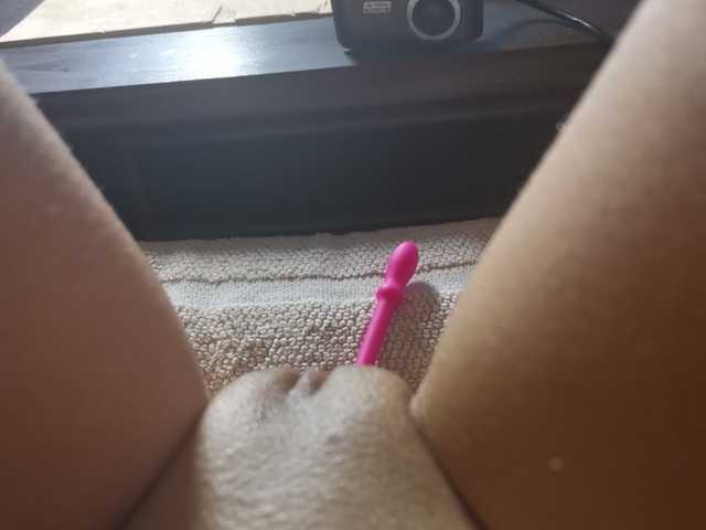 Live sex webcam photo for ModellMarlen1 #253760446