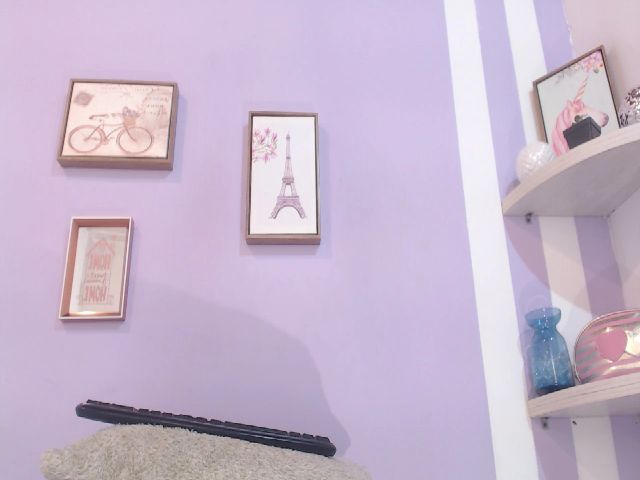 Live sex webcam photo for STORMY_FOXX #262389184