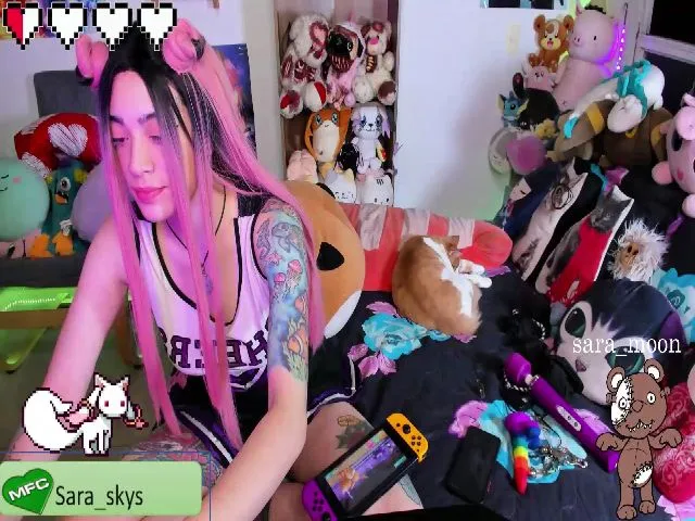 Live sex webcam photo for Sara_Skys #263567654