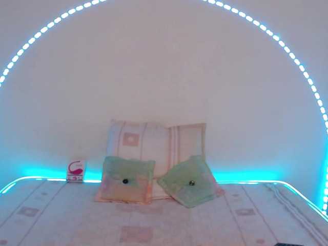 Live sex webcam photo for Body69LyD #260479777