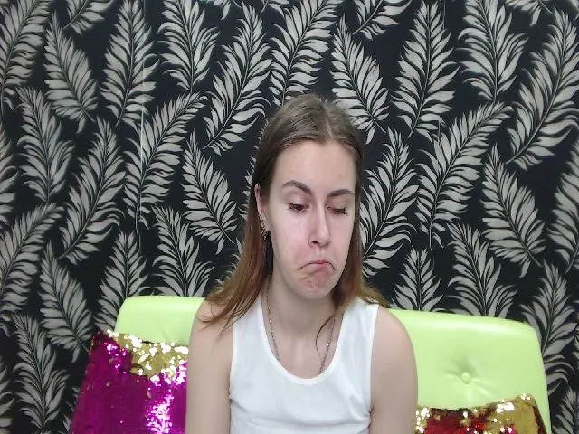 Live sex webcam photo for MollyTravis #254582643