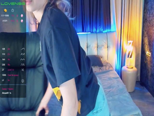 Live sex webcam photo for MariaCharming #257728986