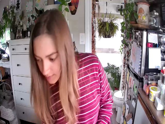 Live sex webcam photo for Sexylexi211 #262253598