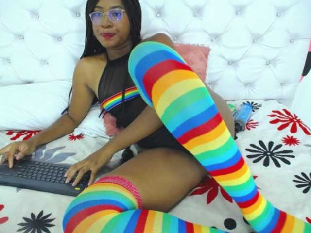 Live sex webcam photo for naomidaviss45 #245955599