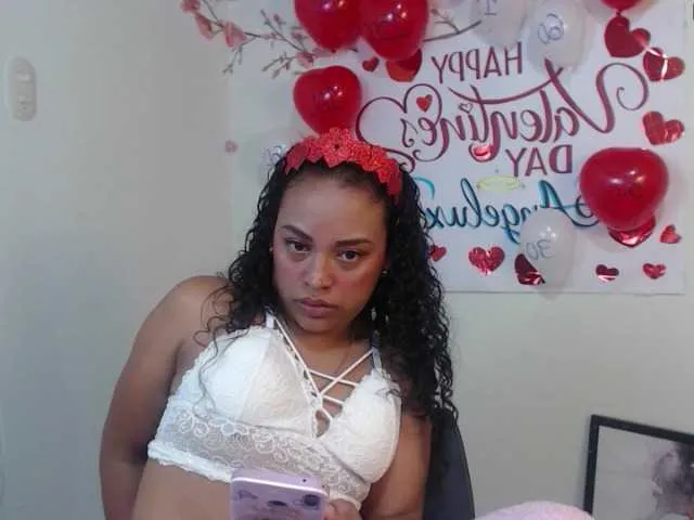 Live sex webcam photo for Angeluxxx #241104205