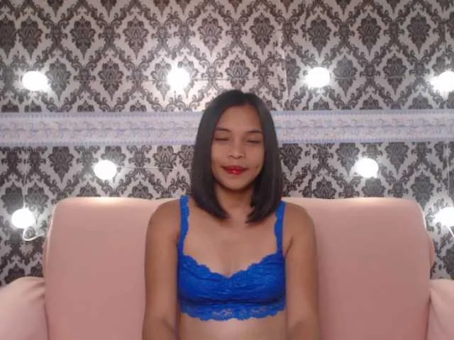 Live sex webcam photo for LovelyAngel #243688393