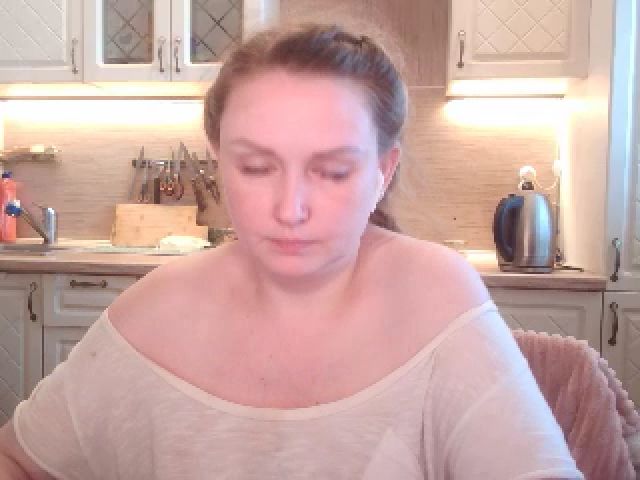 Live sex webcam photo for JaneGrey111 #252406857