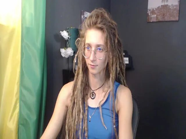 Live sex webcam photo for KINKYkeira #259231831