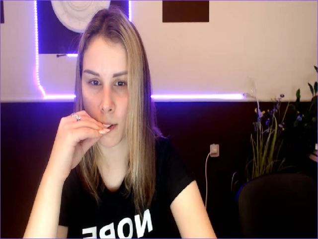 Live sex webcam photo for PolliMilk #262952039