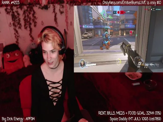 Live sex webcam photo for EmberBurns #254716196