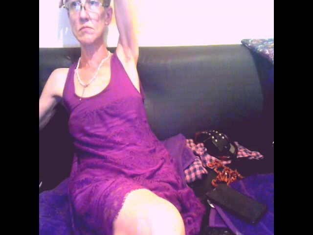 Live sex webcam photo for Sexygeny #264113447