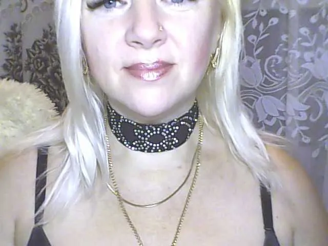 Live sex webcam photo for AnnaSnowy #241057670