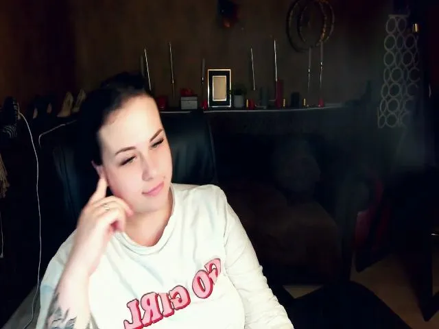 Live sex webcam photo for SerahMirabeli #257964336