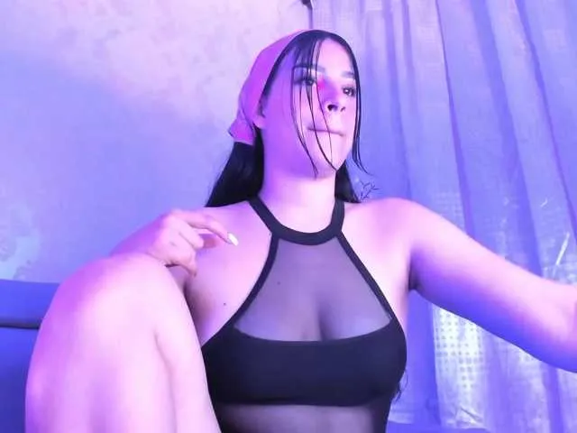 Live sex webcam photo for emilynfox #241957786