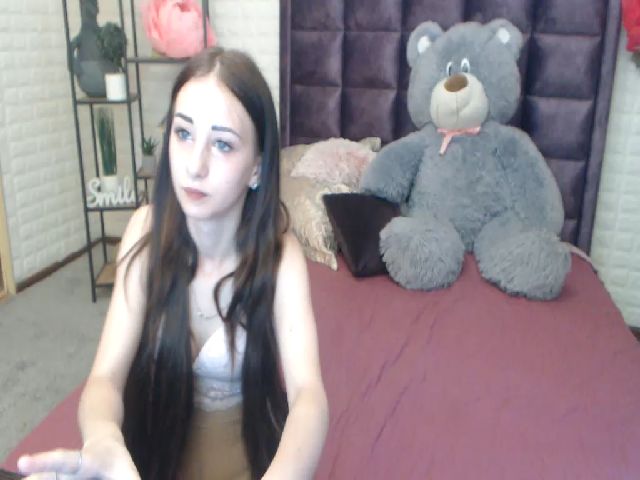 Live sex webcam photo for KellyBlake #255528432