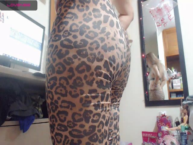 Live sex webcam photo for Meganhill_ #263225107