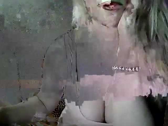 Live sex webcam photo for Abbi2017 #240900036