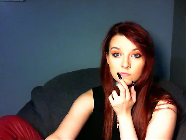 Live sex webcam photo for VirginLuna18 #264289527