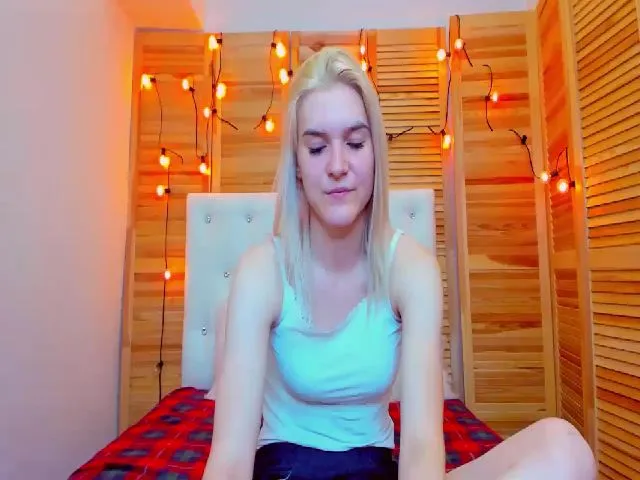 Live sex webcam photo for MarliTes #252694992