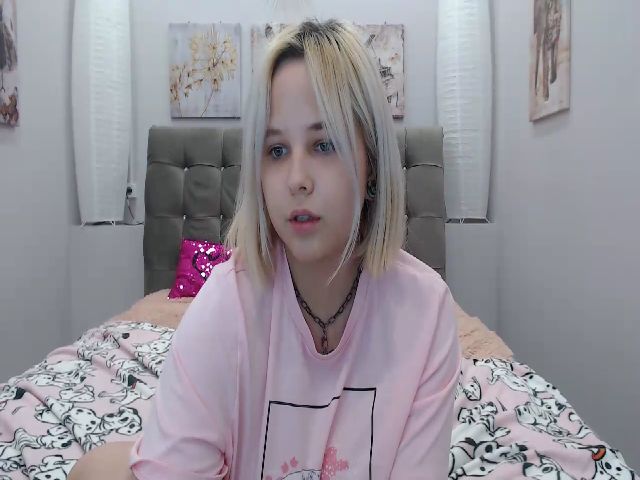 Live sex webcam photo for Helokit #254099908