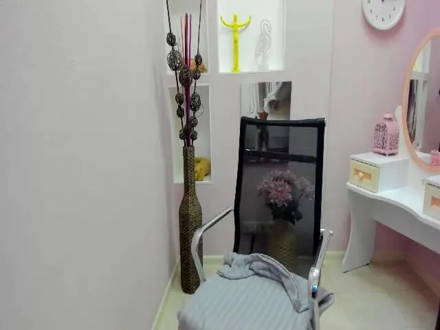 Live sex webcam photo for VeronicaRangy #264541195