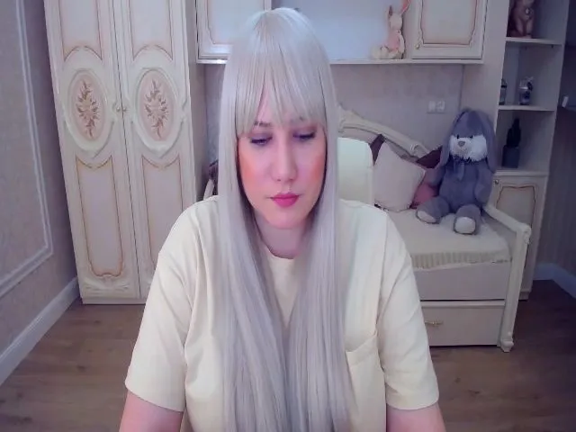 Live sex webcam photo for VeritableGirl #254077486