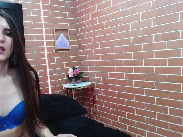 Live sex webcam photo for majo-20 #248943598